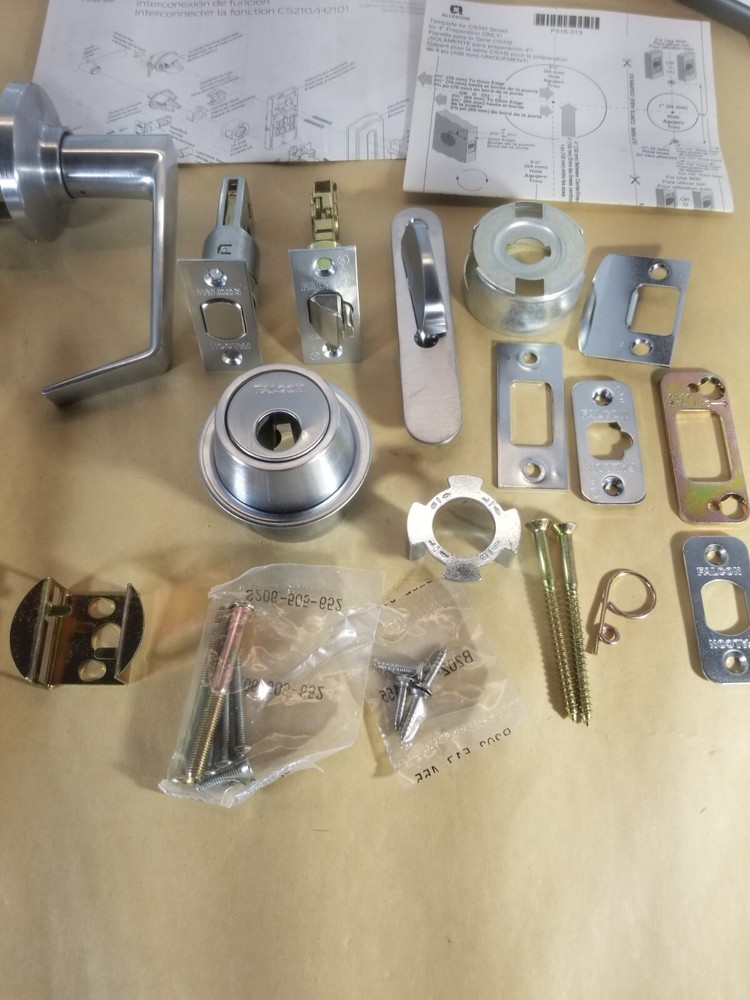 Falcon H2 101L Dane Handle 626 Satin Chrome Interconnected Lock
