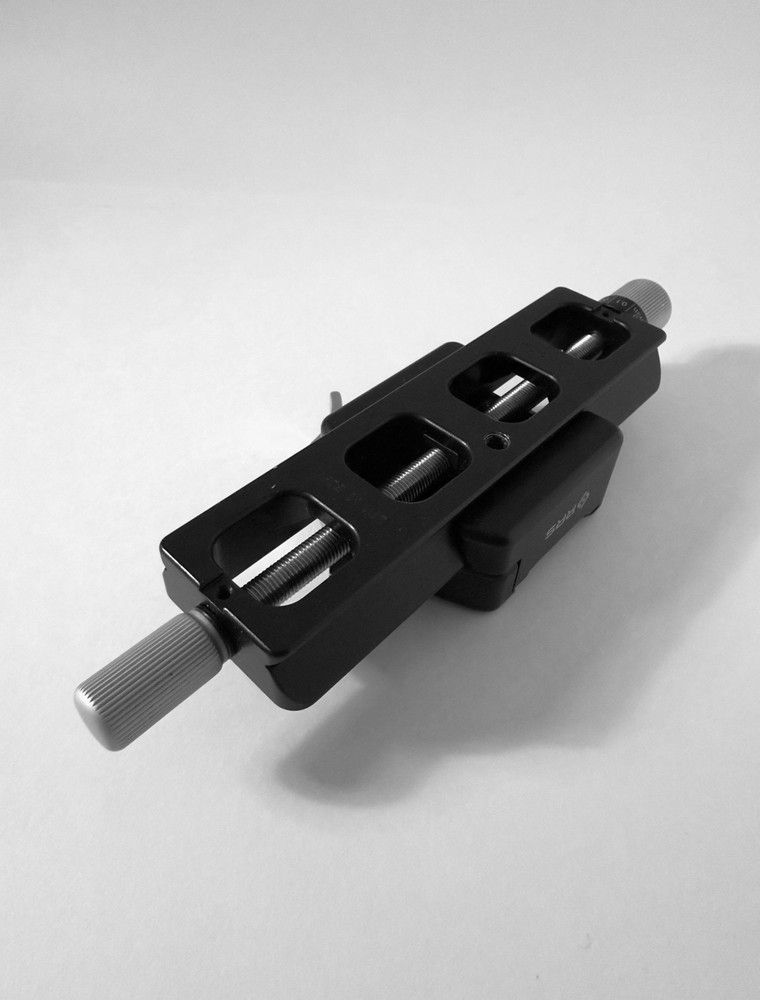 Really Right Stuff Macro 150 Single-Axis Focusing Rail with Integrated Arca-Type