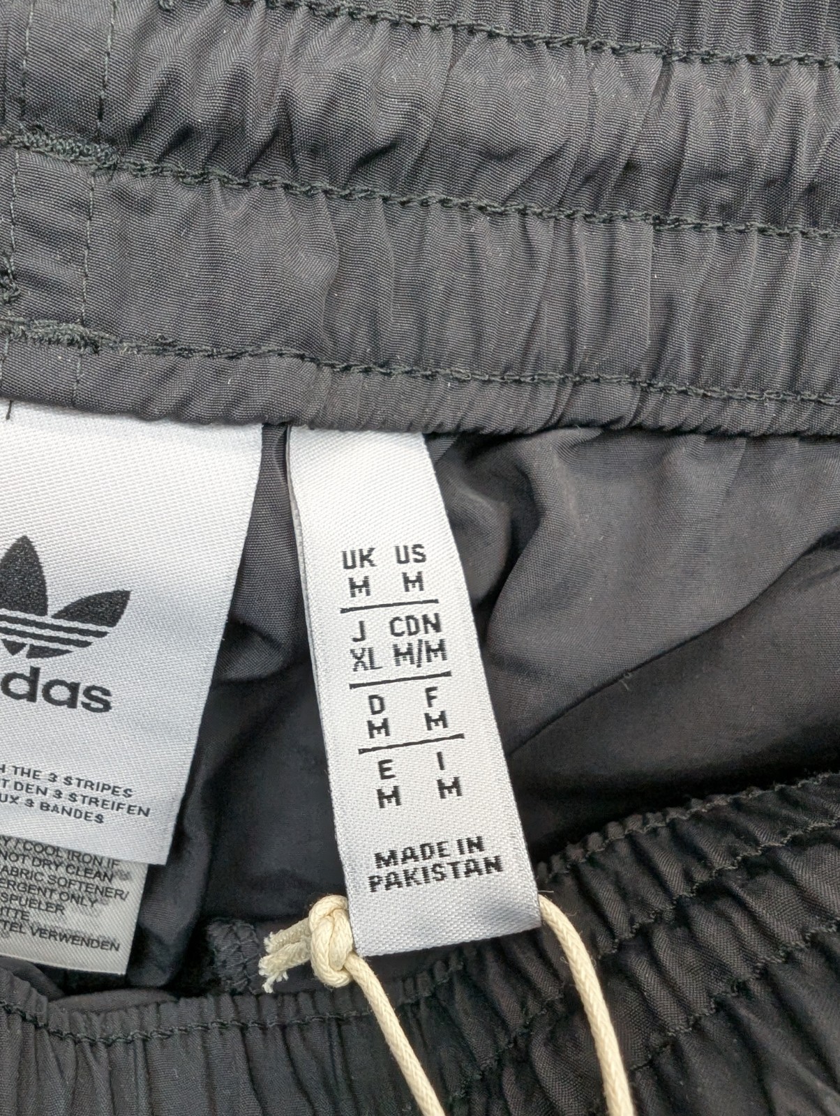 New Mens Adidas Originals Shorts Sprinter 5” Sz Medium Classic Retro Black