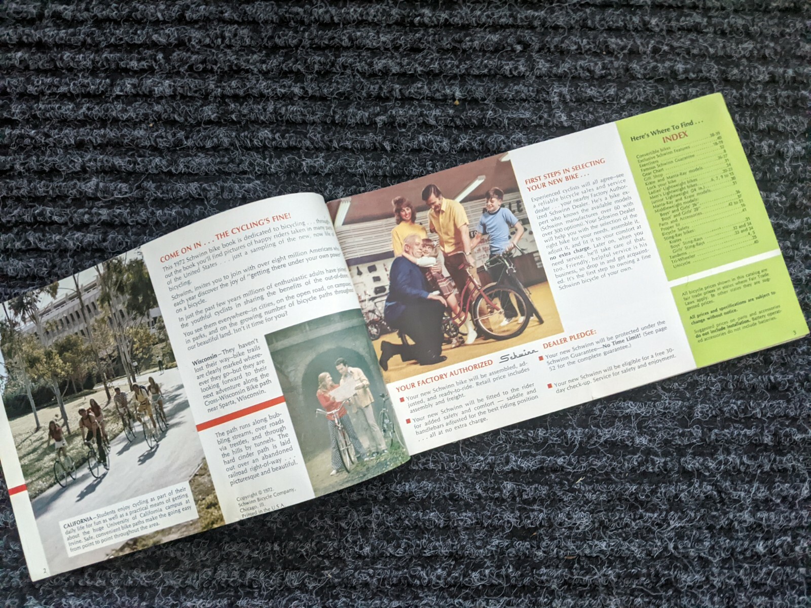 Schwinn 1972 Original Bicycle Sales Catalog~Bikes-Paramount-Stingray 72