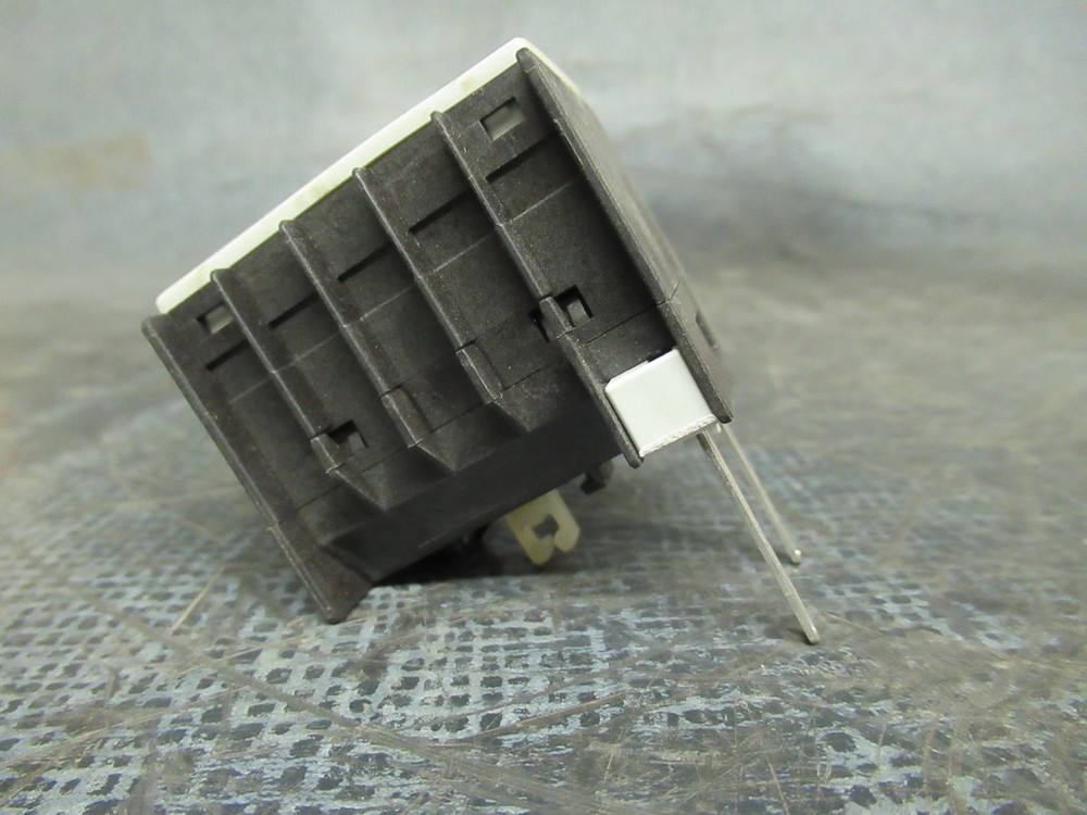 SIEMENS AUXILIARY TIMER-ON DELAY MODULE 3RT1916-2CG11 0.05A-1A **WARRANTY**