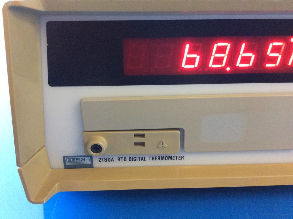 FLUKE 2180A RTD DIGITAL THERMOMETER