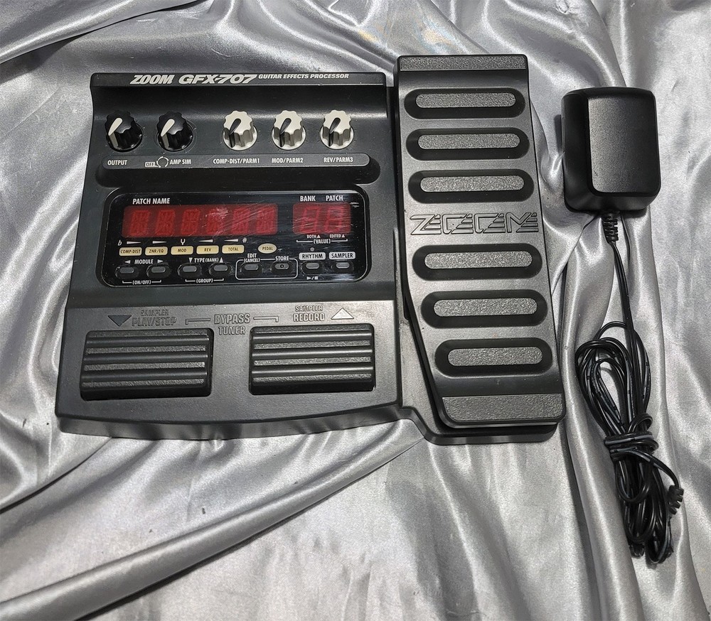 ZOOM GFX-707 GUITAR EFFECTS PROCESSOR PEDAL - TESTED / WORKS