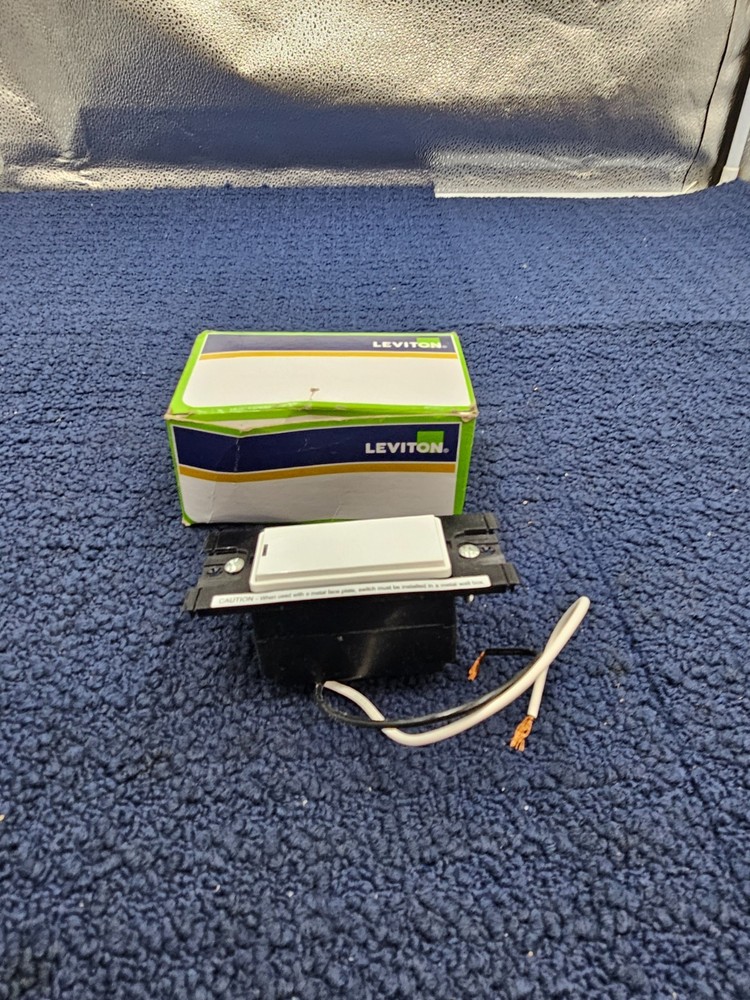 Leviton DLDNK-1W Lumina RF Decora 1Button multi-function BLE Keypad White