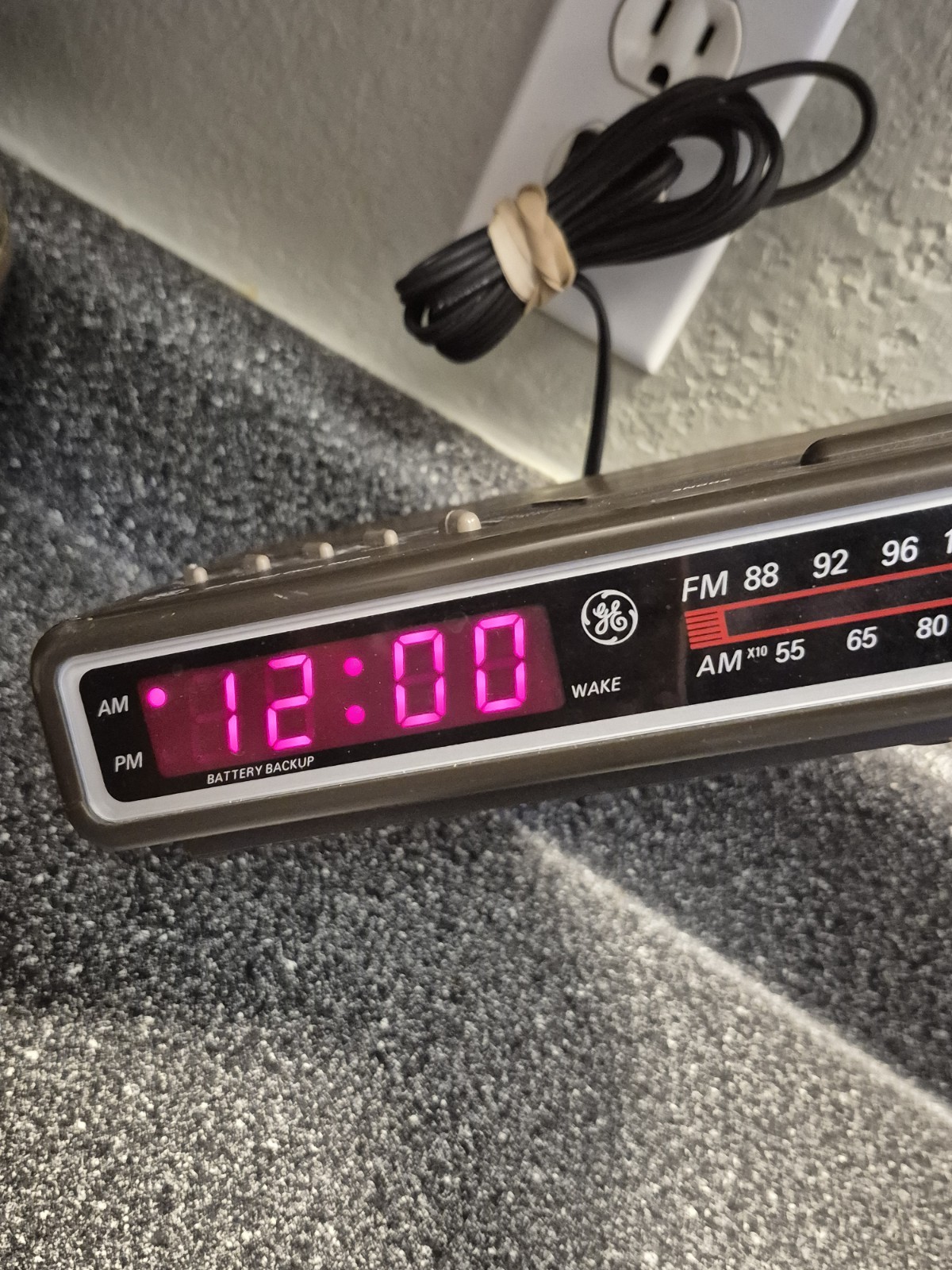 Vintage GE Digital Clock Radio Model 7-4612A AM/FM Alarm TESTED W/ COVER