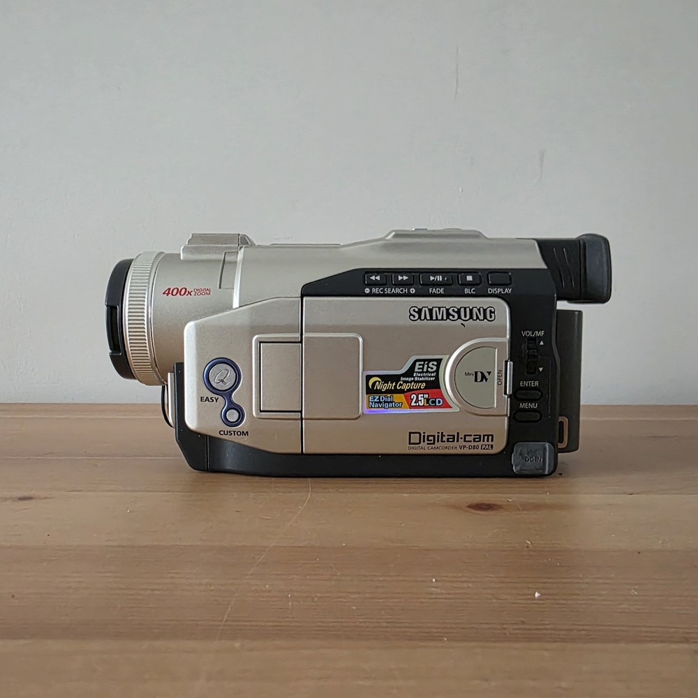 Samsung VP-D80 Digital Camcorder & Battery. Untested