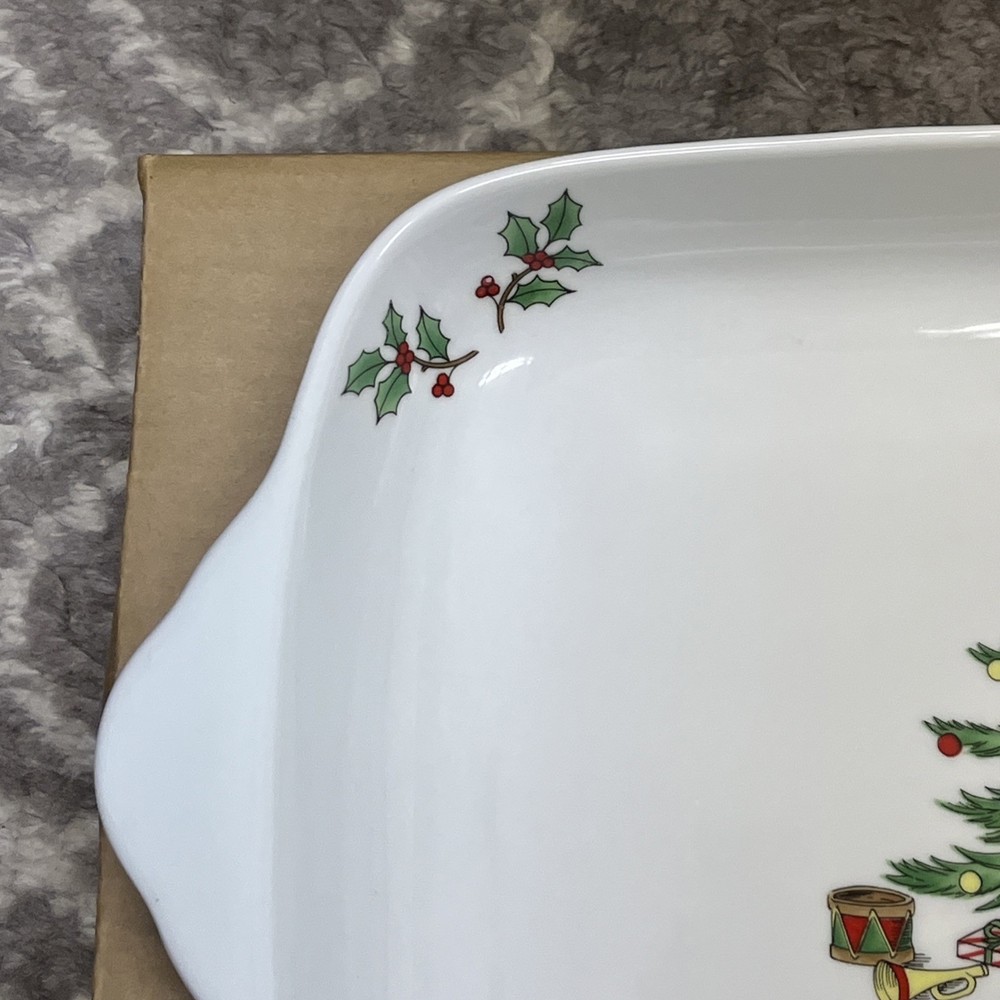 Holiday Hostess 2 Quart Baker Christmas