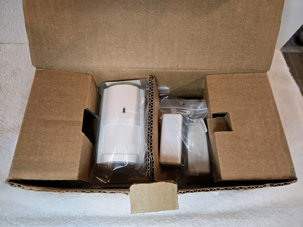 DSC Impassa KIT457-94ADT 2Way Wireless Security System Base KIT Version 1.1