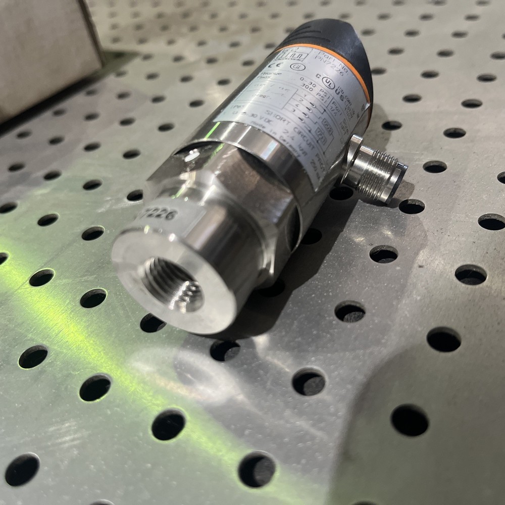 Efector, PN7226, Pressure Sensor Open Box