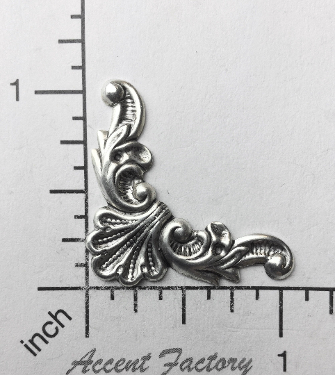 23614 - 4 Pc Victorian Corner Brass Finding Matte Silver Oxidized