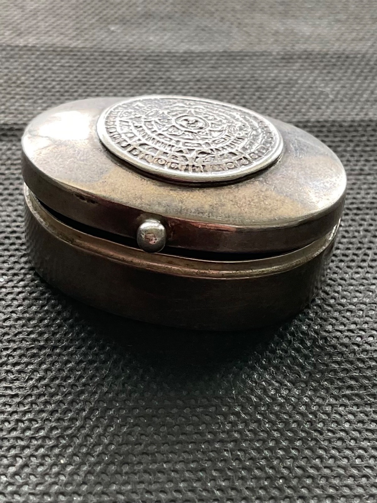 Vintage mexico 925 sterling silver Aztec Sun Stone calendar trinket pill box