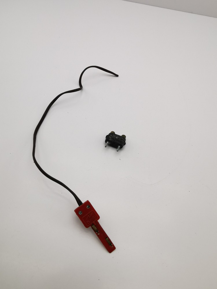 JOUEF HO SCALE INCOMPLETE RAIL SOCKET + FUSE