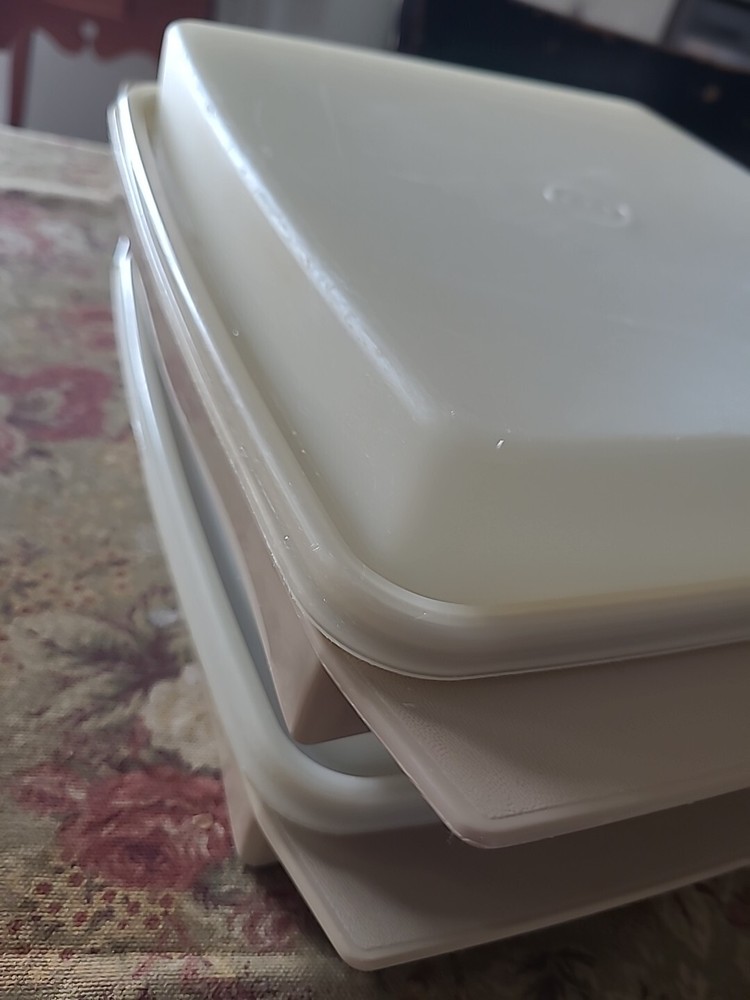 Tupperware Deviled Egg Keeper Taker 2 Trays