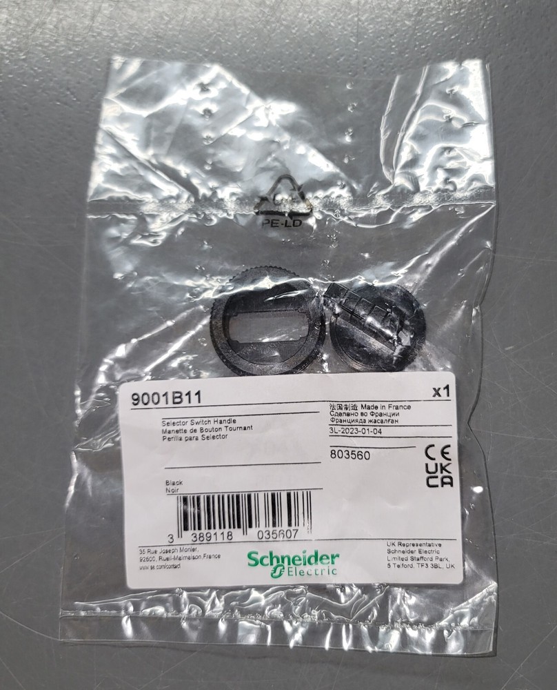 9001B11  30mm Push Buttons, selector switch short handle, black - NEW