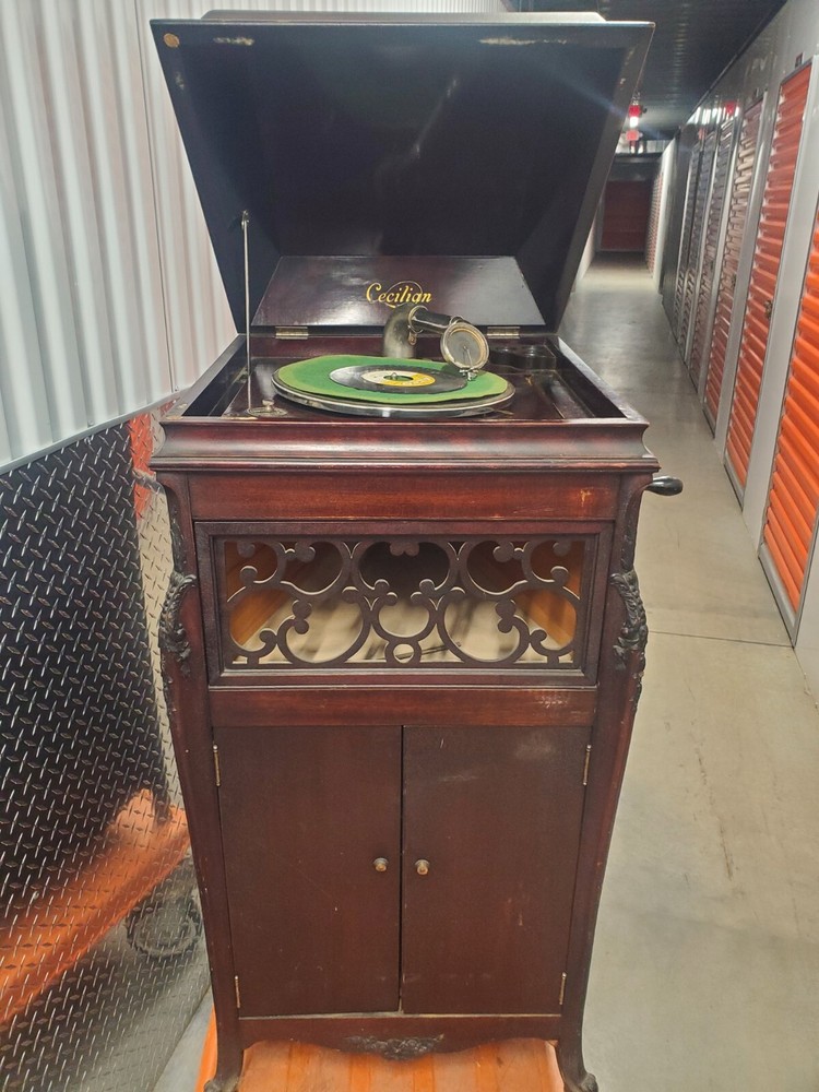 cecilian phonograph