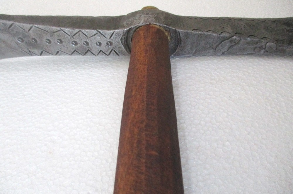 ANTIQUE BATTLE AXE RARE UNUSUAL DESIGN ENGRAVED