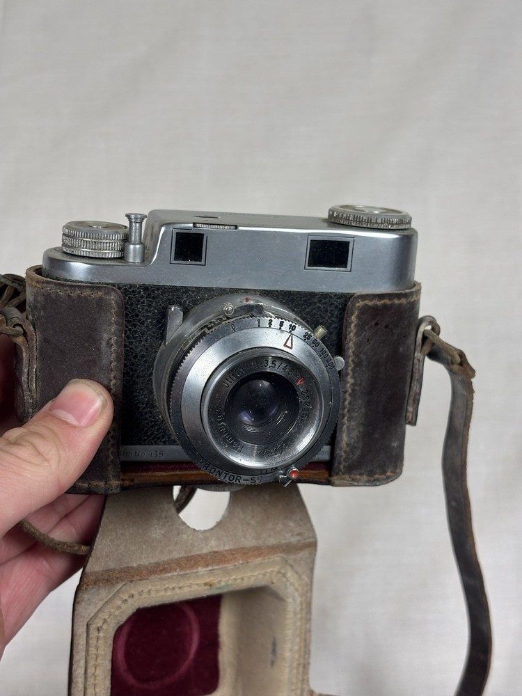 Iloca IIa Rangefinder Camera Black/Silver with Leather Case