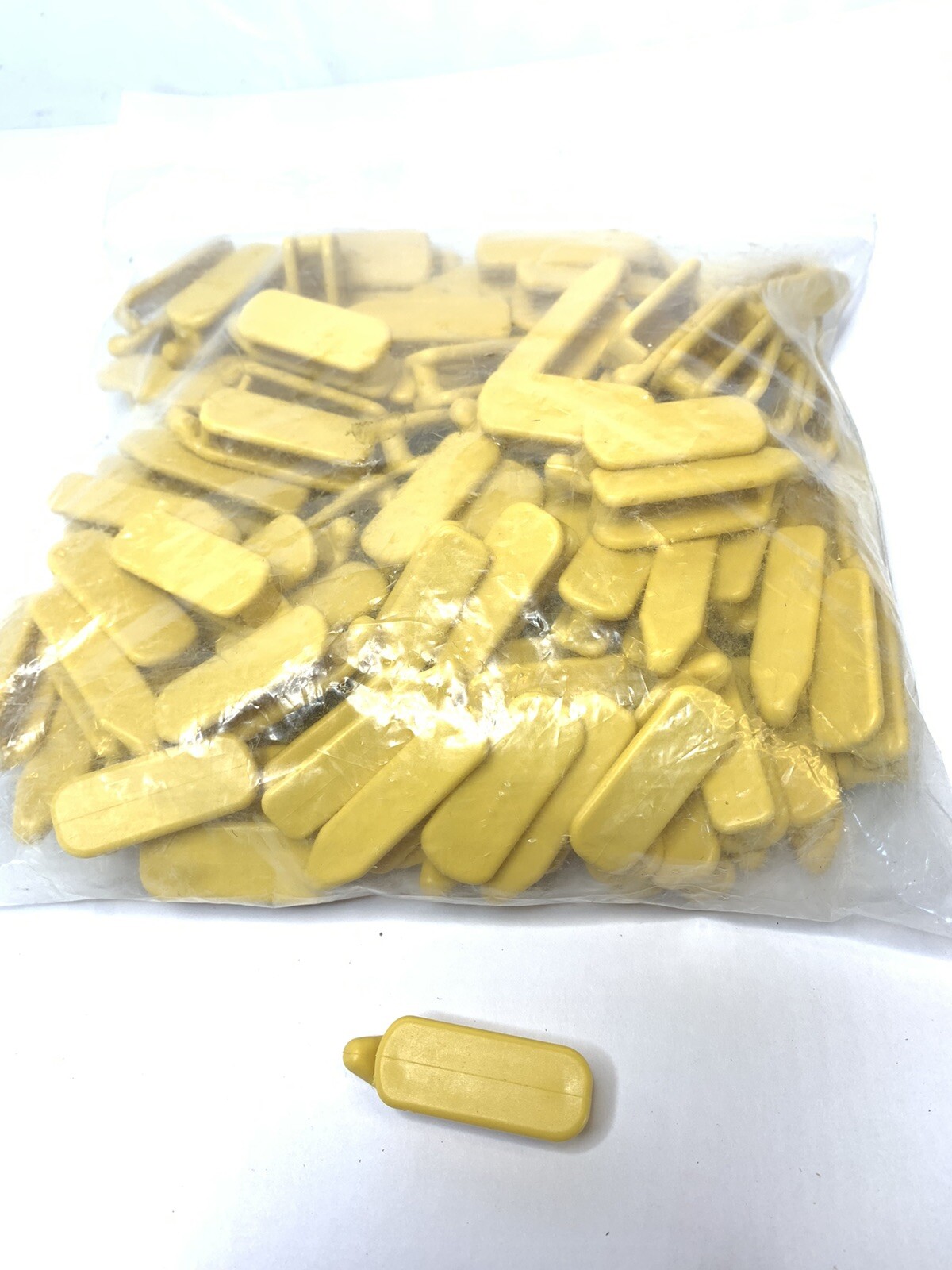 100, Original Temple One-piece Blank Yellow Livestock Cow, Large ID Tags