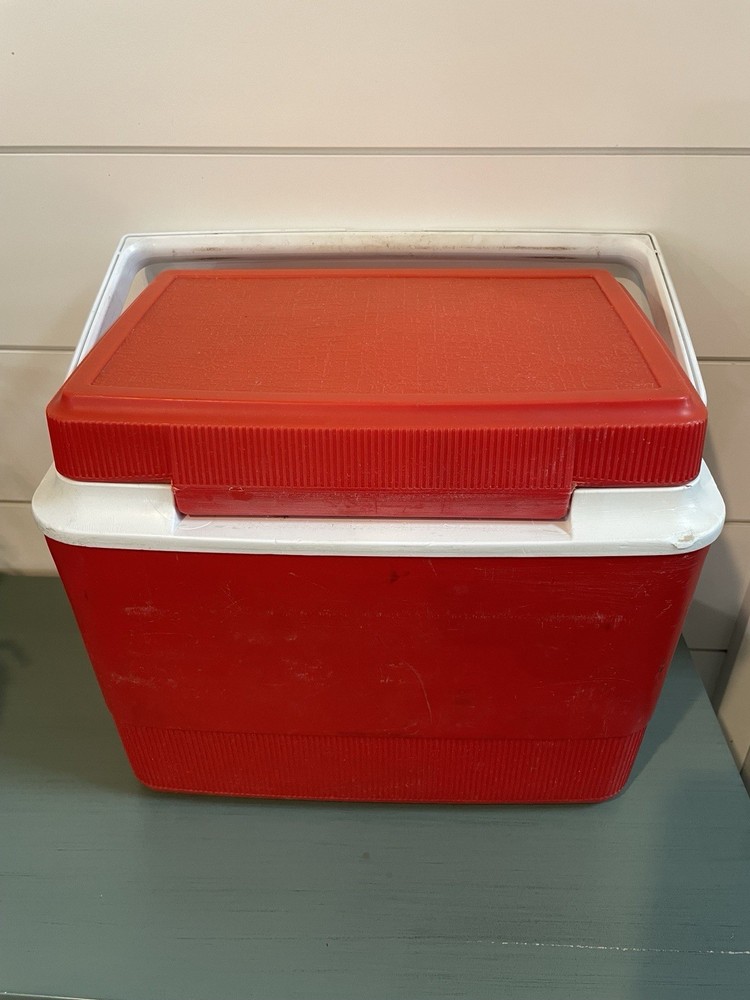 Vintage Gott 8 Cooler Red Model 1908