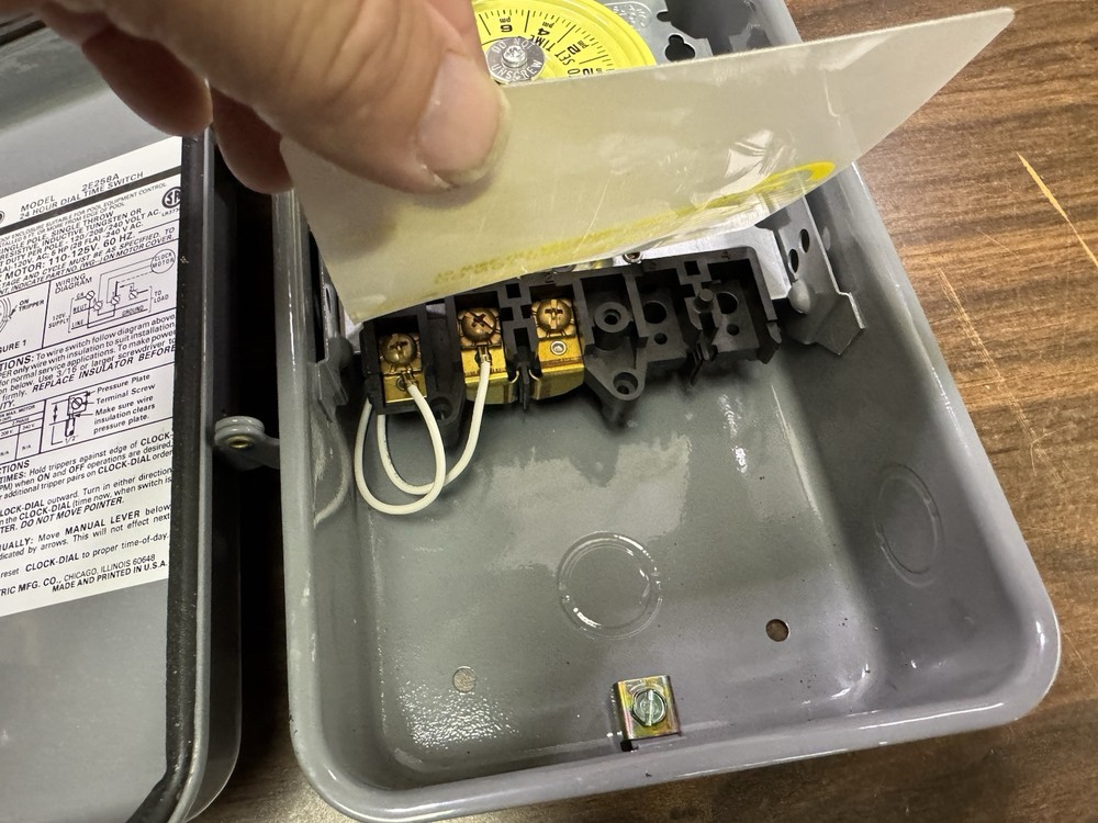 Dayton Time Switch Box Model 2E258A Electric Timer