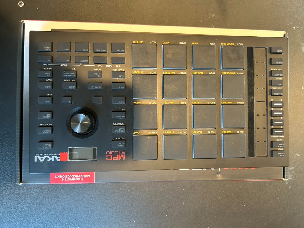 Akai Professional MPC Studio Controller + MPC Software – Great Condition, Light