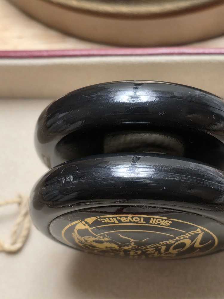 Spintastics Spin Wizard Auto-Return Yo-Yo Black by Skill Toys Inc.