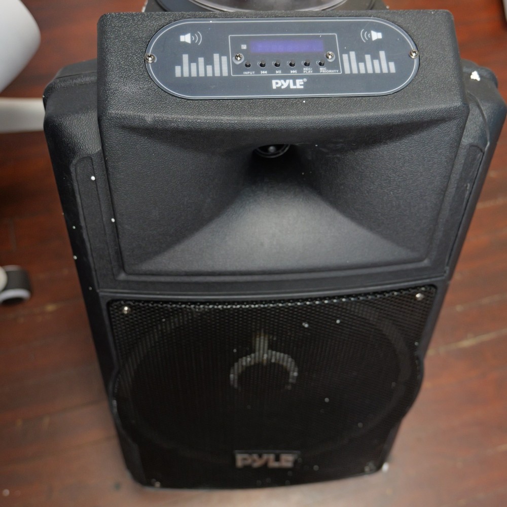 Pyle 700W Bluetooth PA Speaker System, Flashing LED Lights, Portable (Read)