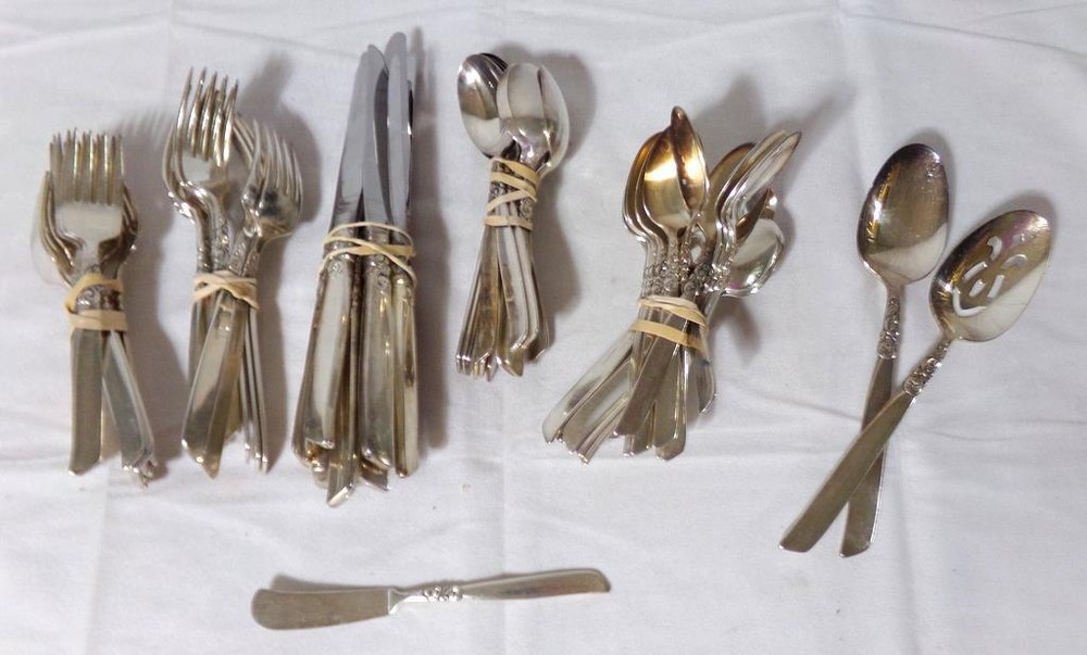 South Seas Community Silverplate Flatware Set 75 Pieces