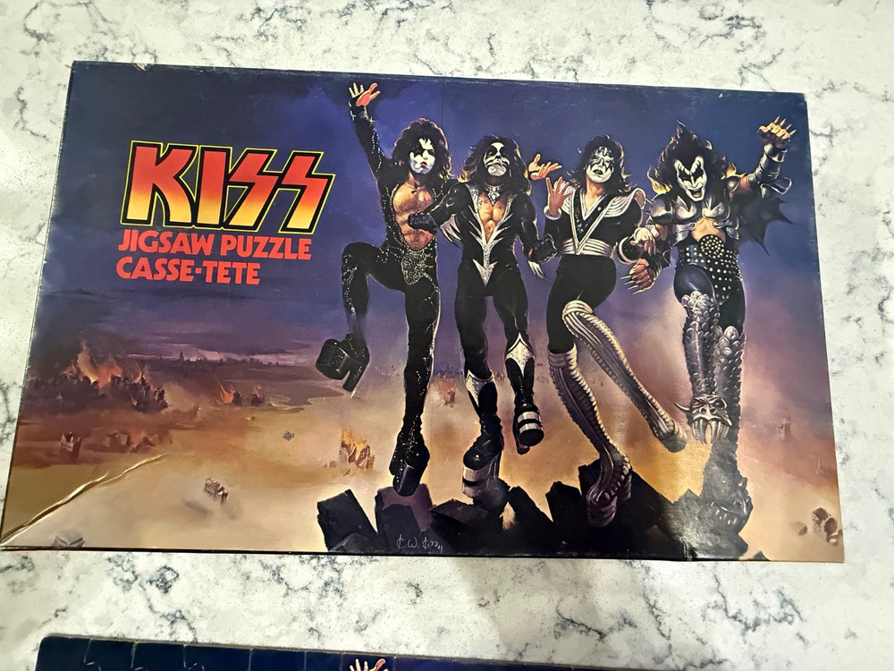Kiss Puzzles