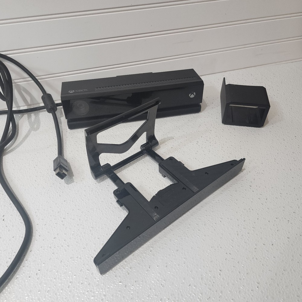 Microsoft Xbox One Kinect Sensor Camera - Black OEM Model 1520 + MOUNT And Cover
