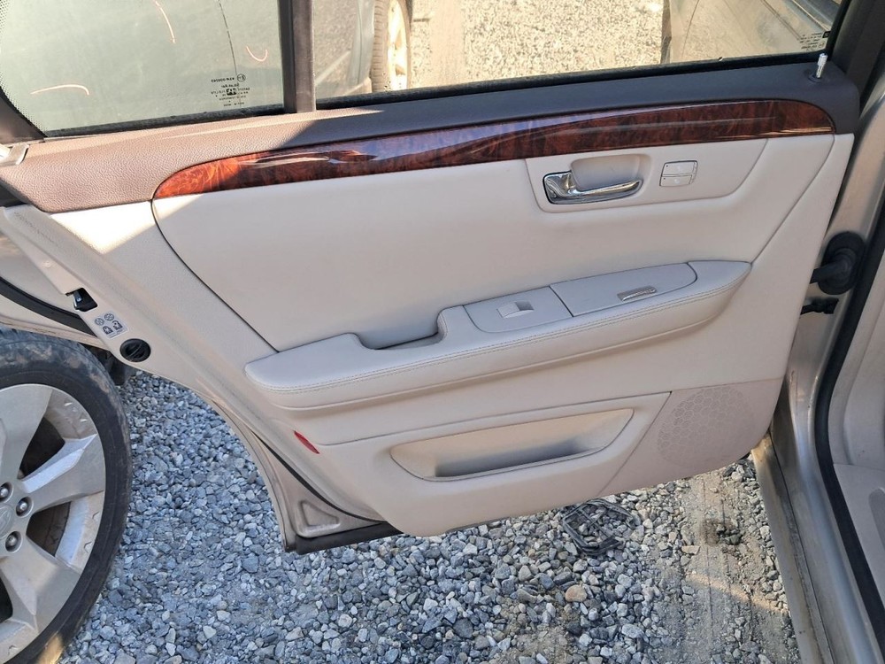 DTS 2007 Glove Box 4830433