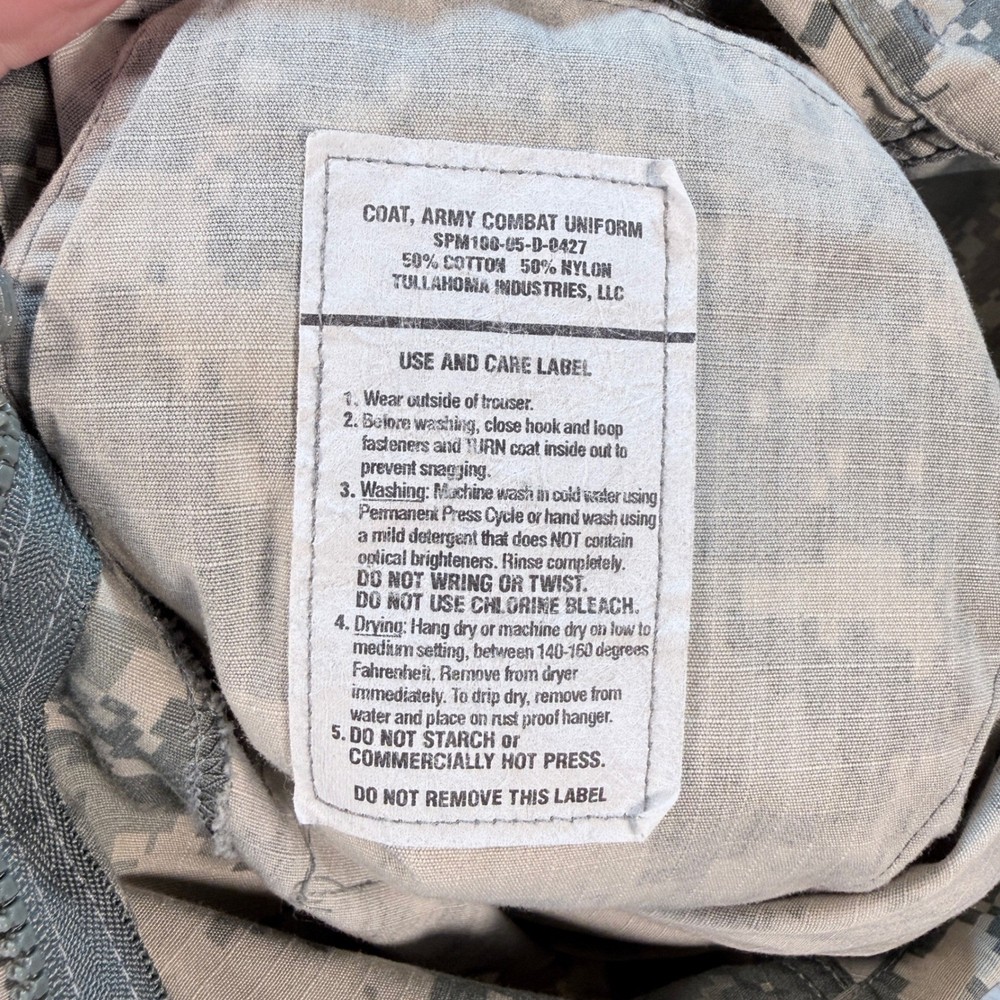 US Army Combat Uniform ACU Zip Jacket Medium Regular Digital Camo SPM100