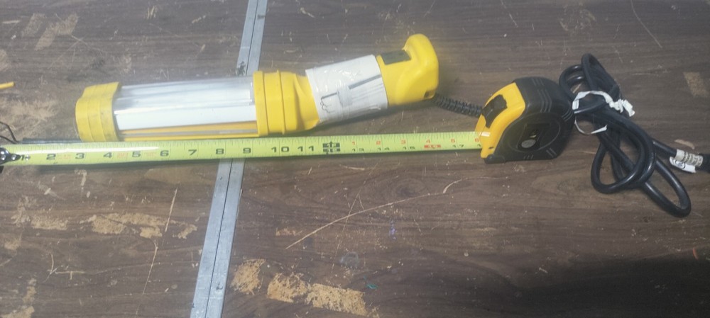 13-watt Fluorescent Work Light with Single Outlet Double Hook