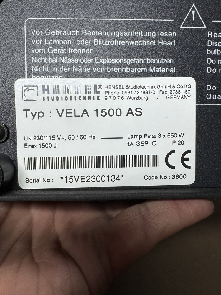 Hensel Vela AS 1500 Watt Flash Generator Power Pack Three Flash Output
