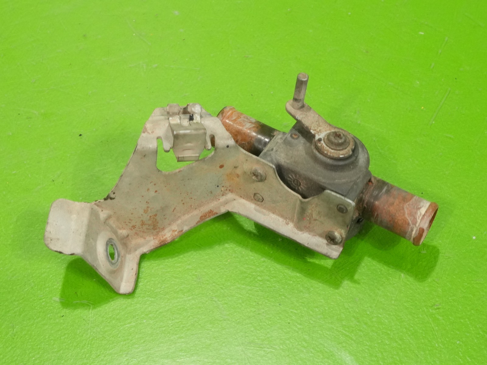 92-95 Civic OEM HVAC heater coolant water flow control valve thermostat Honda