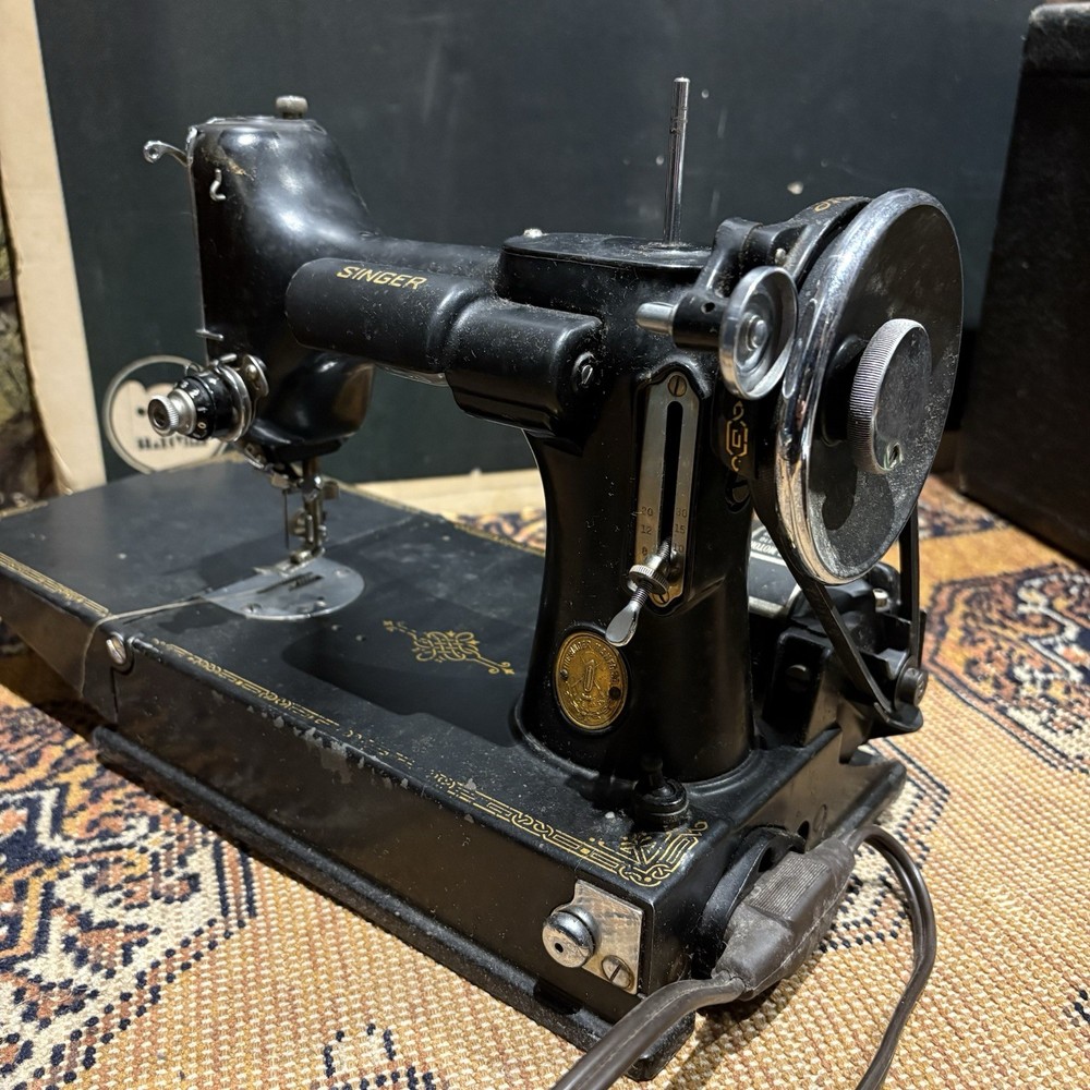 1934 Singer Featherweight School Bell Sewing Machine w/ Extras Tested & Working