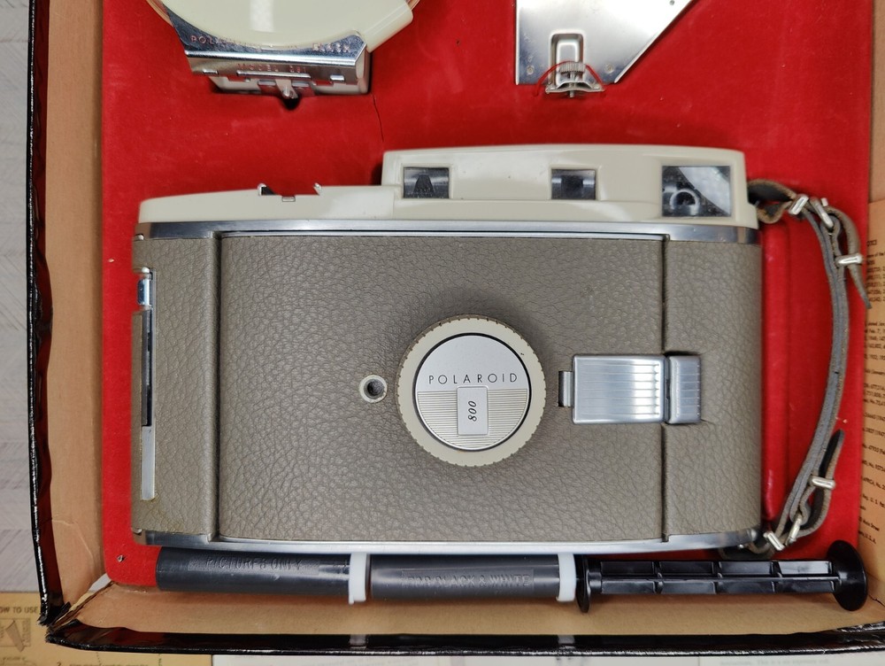 Polaroid 800 Land Camera Presentation Set Original Box Diffuser Manual