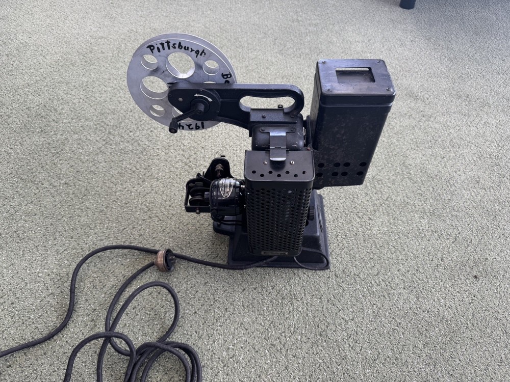 Kodak Kodascope Model 50 Projector w/ Case Works