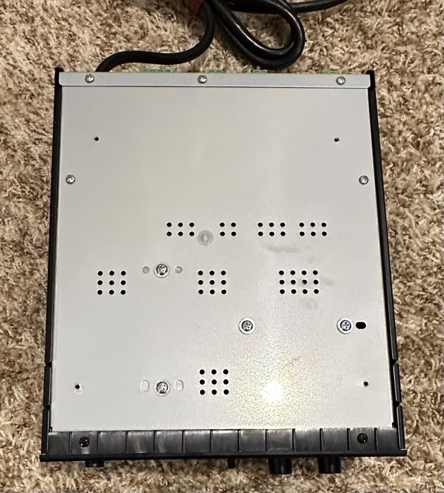 TOA BG-220 Mixer Amplifier