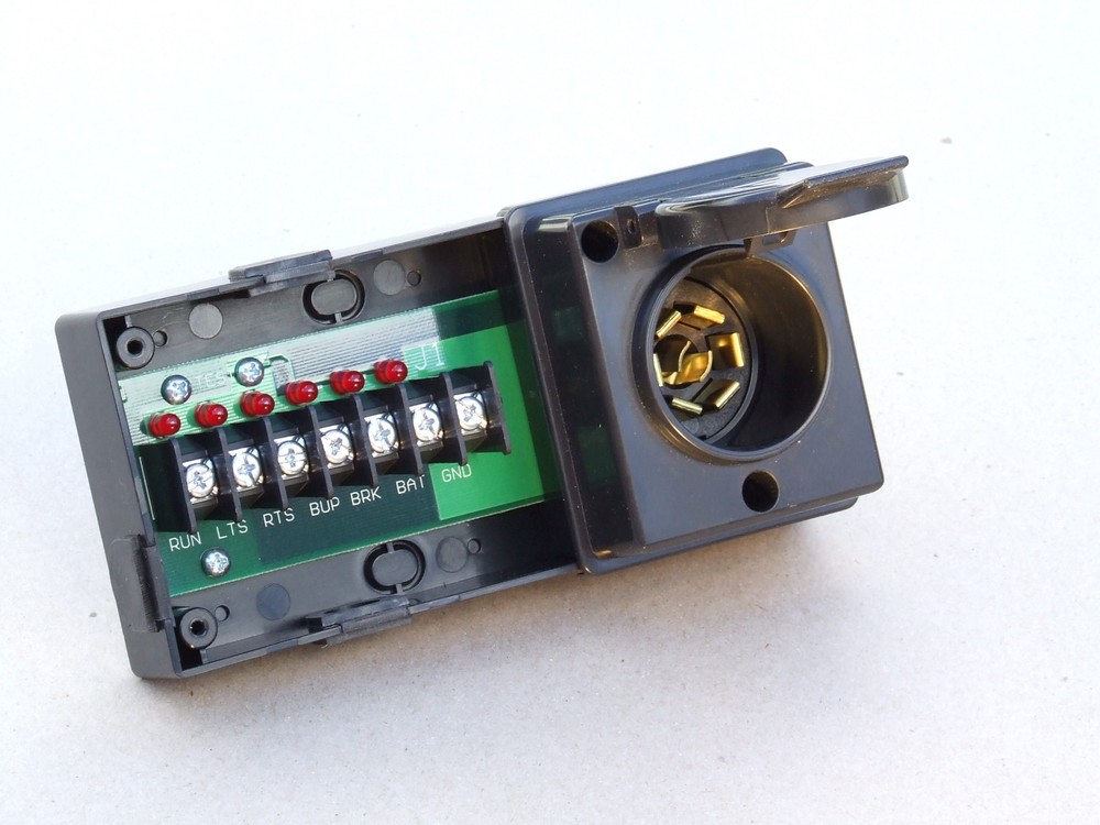 Surface Mount 7 Pin Flat Blade Trailer Connector, Pro Plug RV7