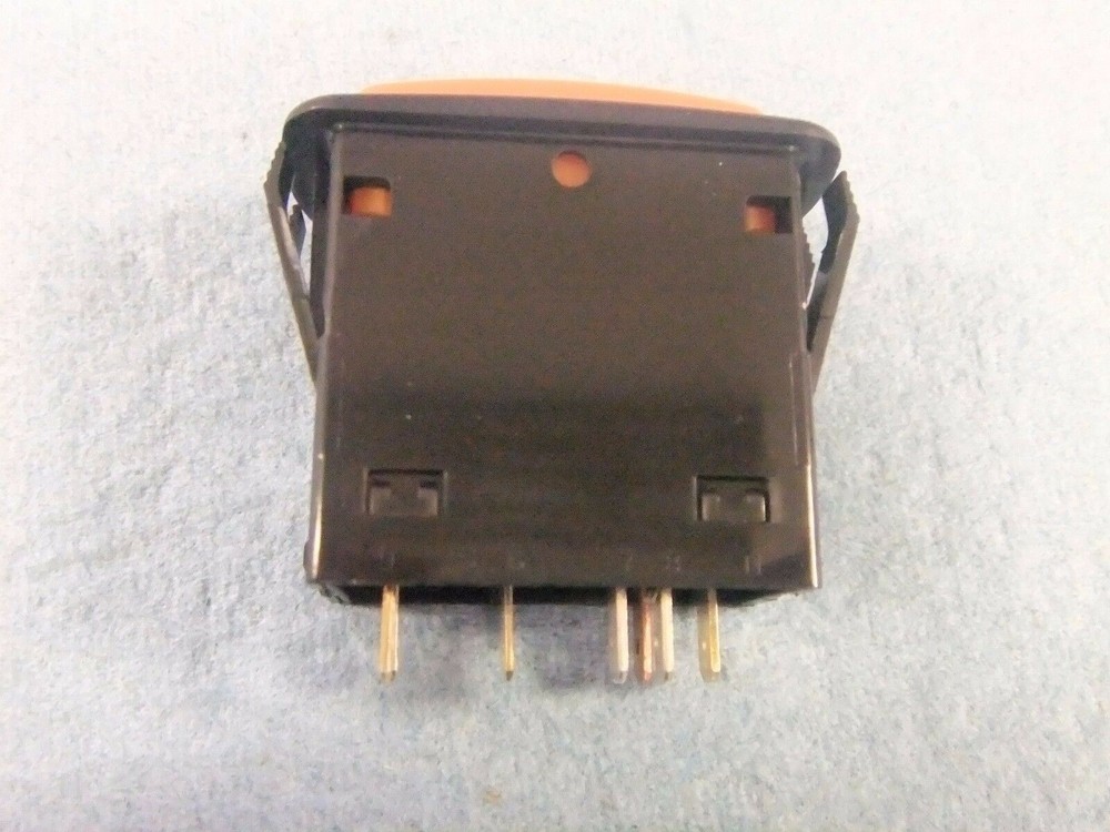 Amber Caution Freightliner Switch Indicator Light - P/N A06-86377-507