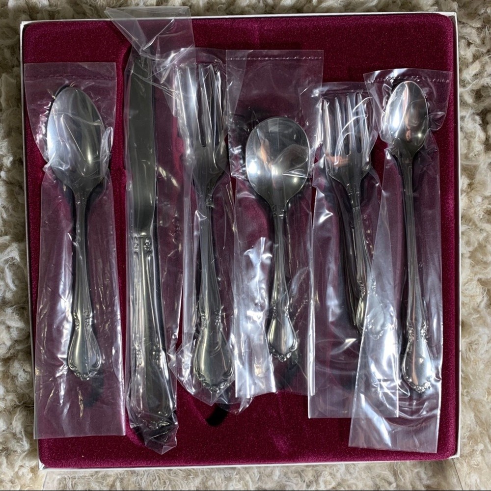 Oneida 3615 Chateau 6 piece progress flatware set