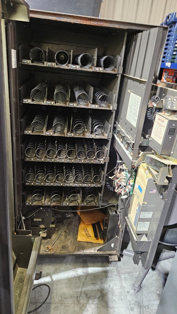 MDB ~ FULLY WORKING ~ Rowe 4900 Snack Machine Snack Vending Machine - CC Capable