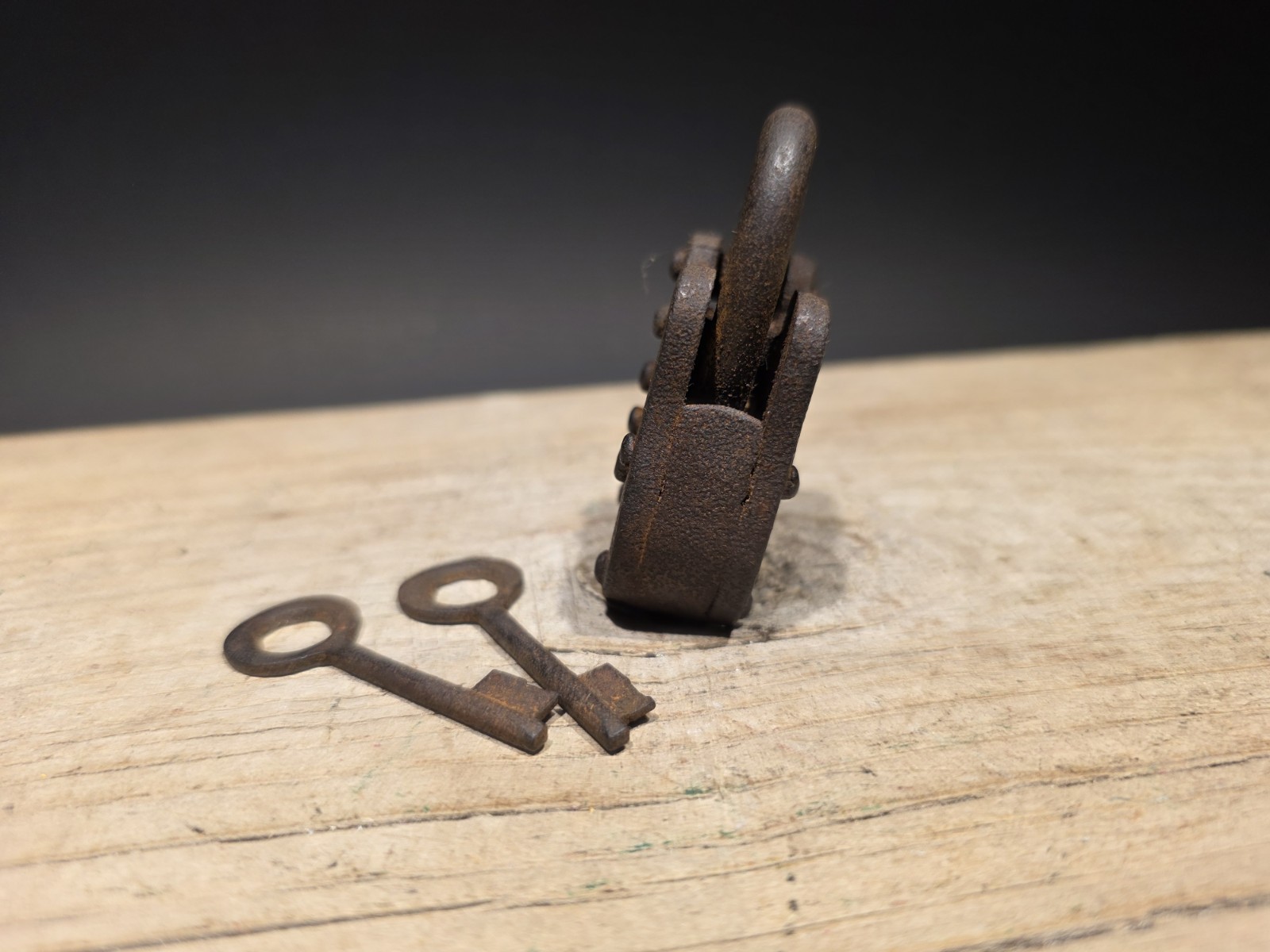 Antique Vintage Style Cast Iron Colt Firearms Ammo Box Padlock Lock & Key