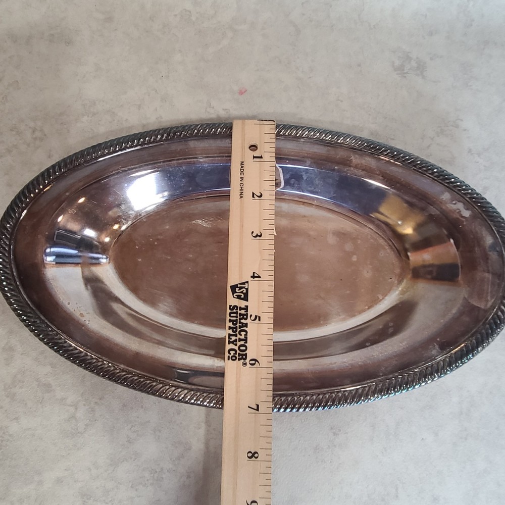 Vintage WM Rogers Silver Plated Serving Bread Dish 12”