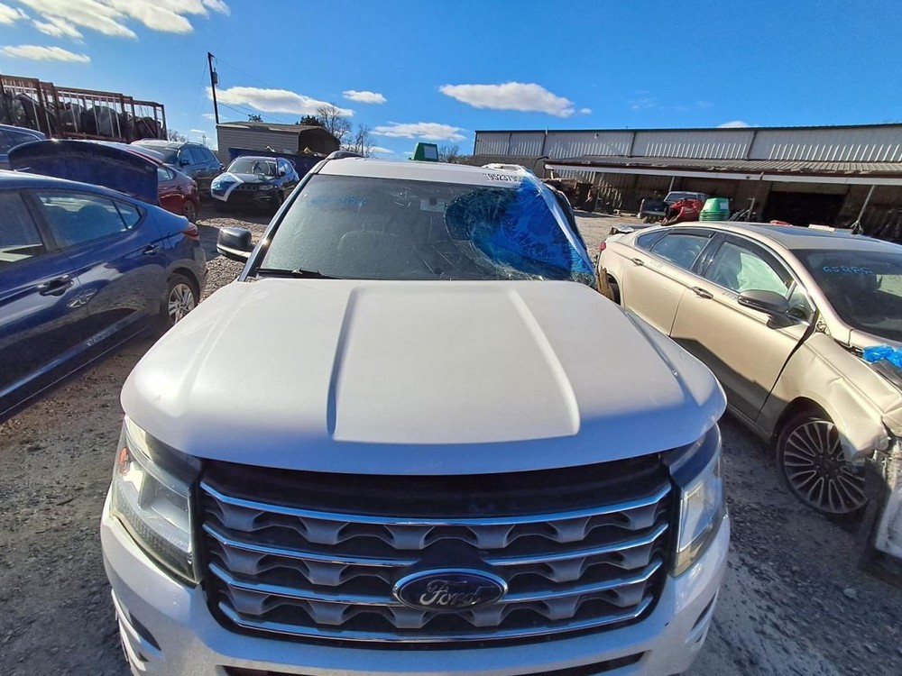 2016 Ford Explorer OEM 8 Screen Display - Used, Reprogramming Required