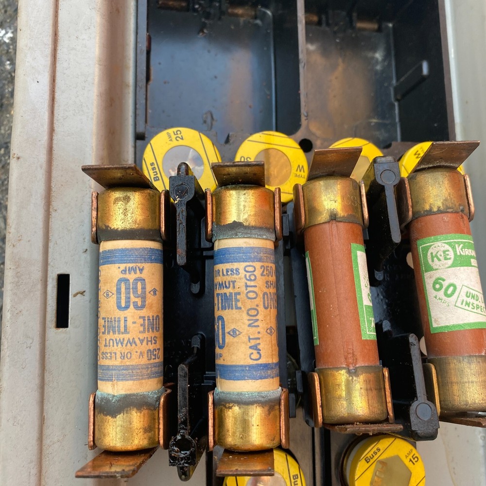 MURRAY GENERAL DUTY ENCLOSED SWITCH WITH 100A 120-240V FUSES REMOVE PULLER 🎯