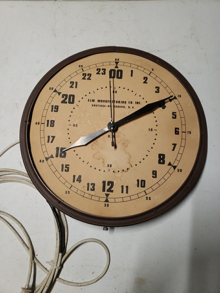 Vintage Elm Manufacturing Co Clock,