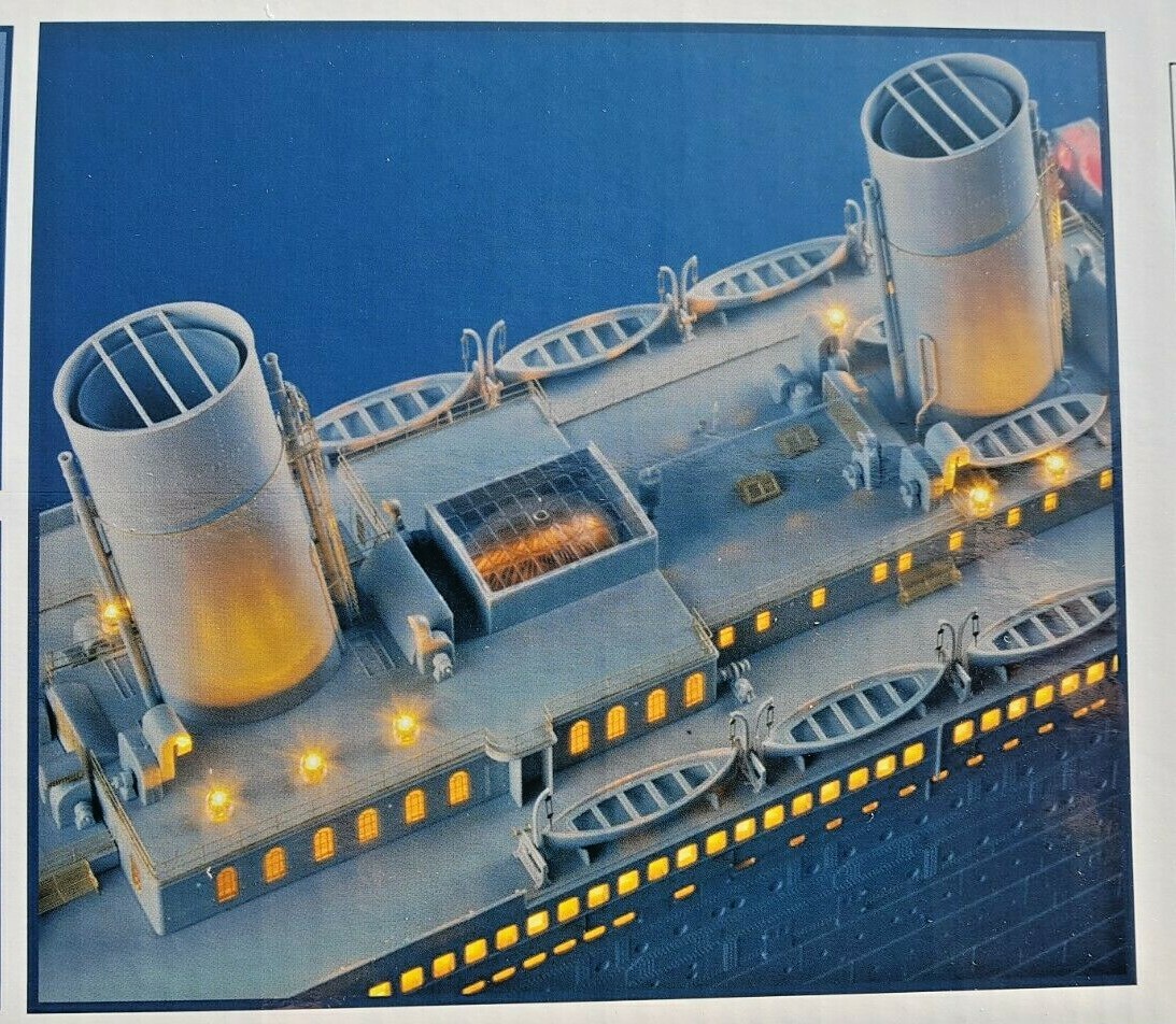 TRUMPETER 1/200 TITANIC The Queen Of the Ocean liner 03719 P/E PARTS &LED LIGHTS