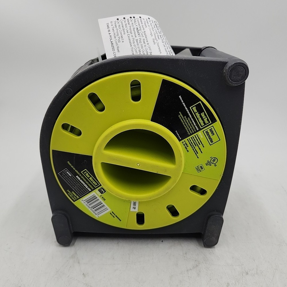 NEW Masterplug 40 ft 4-Outlet Extension Cord - Retractable.